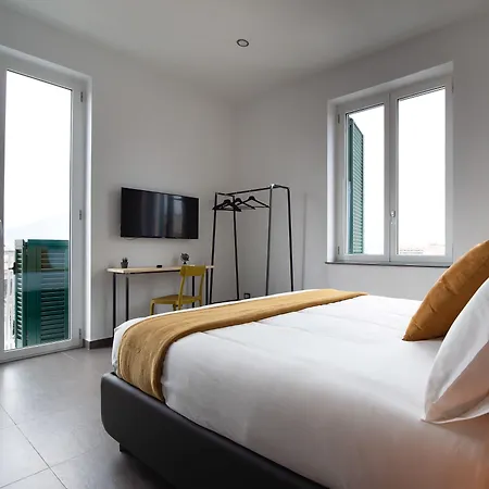 Πανσιόν Gb Vesuvius 4*